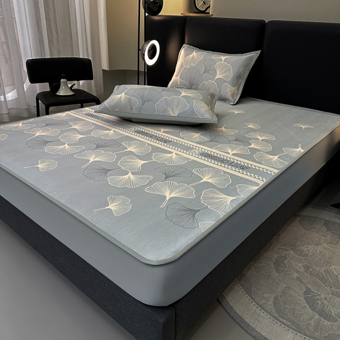 91家纺网 家纺一手货源 找家纺 全季家居 2025新款A类轻奢系列数码印花冰藤席凉席席子 杏叶语-灰金 床笠