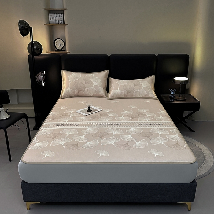 91家纺网 家纺一手货源 找家纺 全季家居 2025新款A类轻奢系列数码印花冰藤席凉席席子 杏叶语-浅咖 床笠