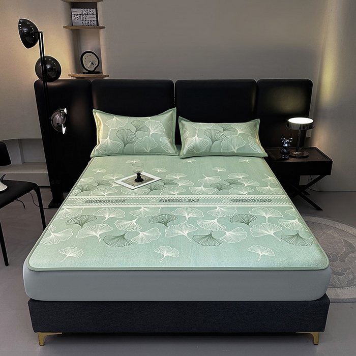 91家纺网 家纺一手货源 找家纺 全季家居 2025新款A类轻奢系列数码印花冰藤席凉席席子 杏叶语-水绿 床笠