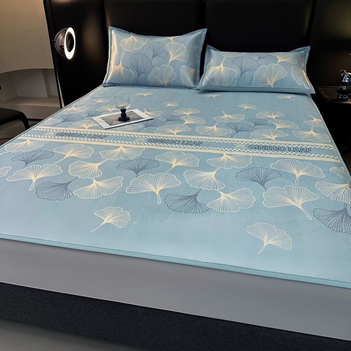 91家纺网 家纺一手货源 找家纺 全季家居 2025新款A类轻奢系列数码印花冰藤席凉席席子 杏叶语-天蓝 床笠