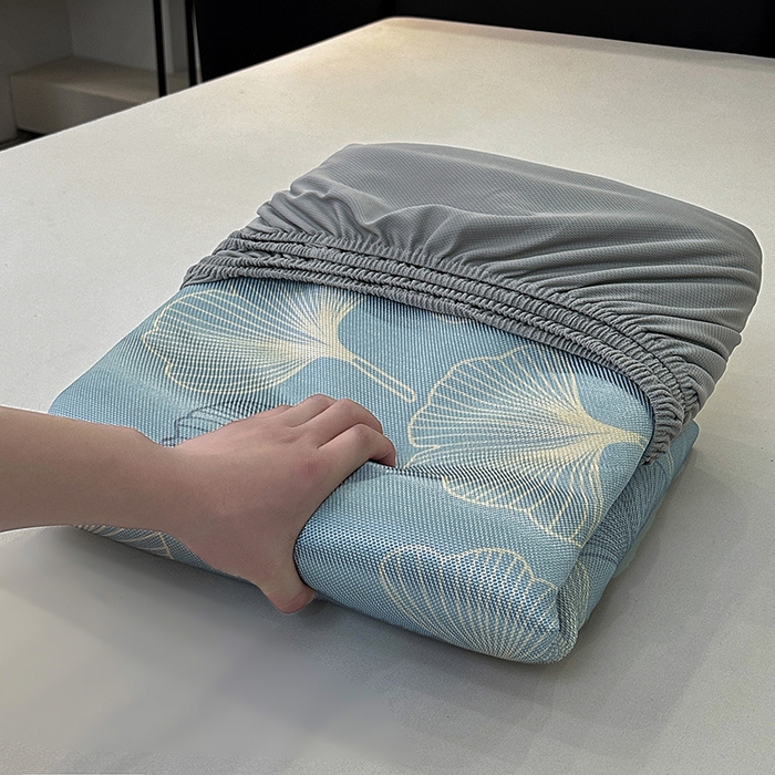 91家纺网 家纺一手货源 找家纺 全季家居 2025新款A类轻奢系列数码印花冰藤席凉席席子 杏叶语-天蓝 床笠