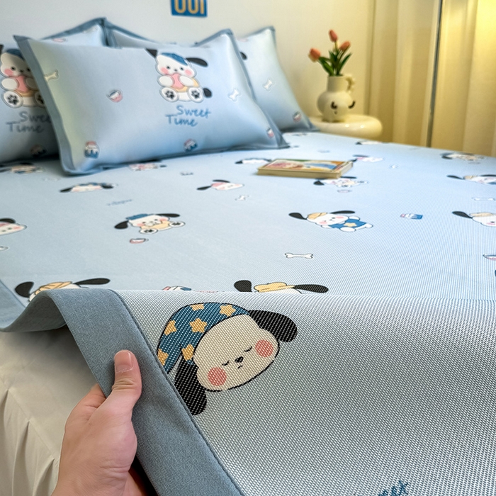 91家纺网 家纺一手货源 找家纺 全季家居 2025新款A类小清新数码印花冰藤席凉席席子 调皮小狗 床席