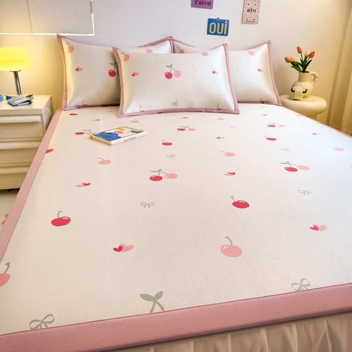 91家纺网 家纺一手货源 找家纺 全季家居 2025新款A类小清新数码印花冰藤席凉席席子 小樱桃 床席