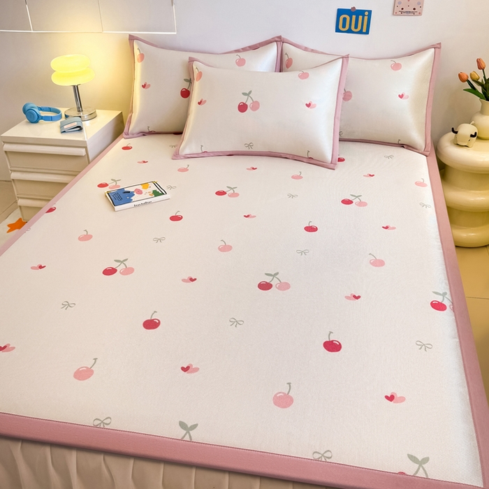 91家纺网 家纺一手货源 找家纺 全季家居 2025新款A类小清新数码印花冰藤席凉席席子 小樱桃 床席