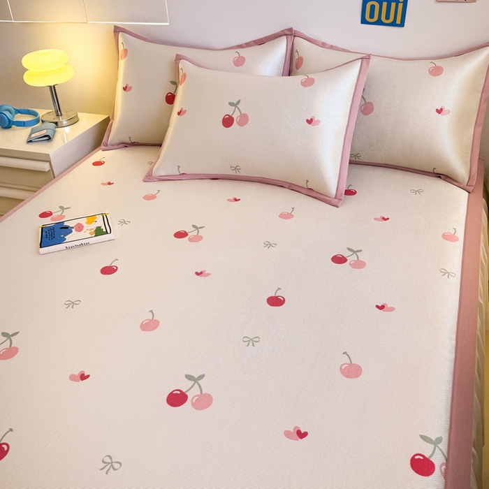 91家纺网 家纺一手货源 找家纺 全季家居 2025新款A类小清新数码印花冰藤席凉席席子 小樱桃 床席