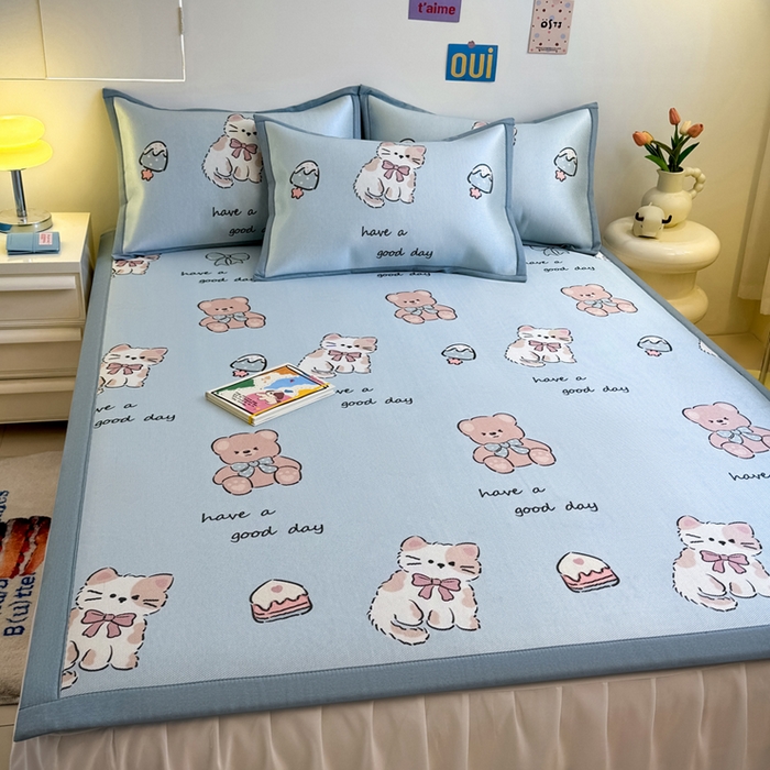 91家纺网 家纺一手货源 找家纺 全季家居 2025新款A类小清新数码印花冰藤席凉席席子 雪糕猫咪 床席