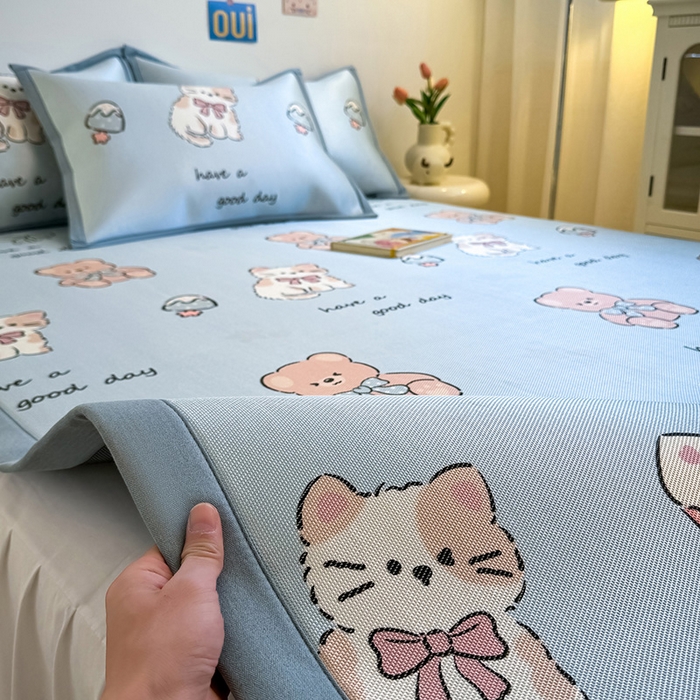 91家纺网 家纺一手货源 找家纺 全季家居 2025新款A类小清新数码印花冰藤席凉席席子 雪糕猫咪 床席