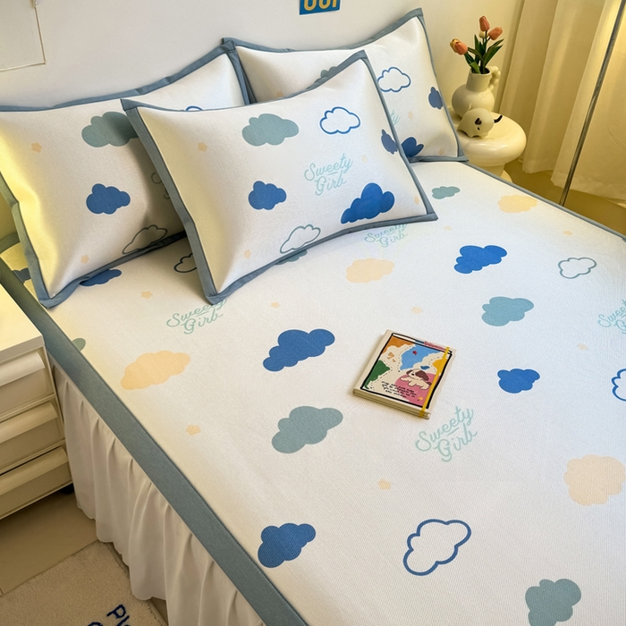 91家纺网 家纺一手货源 找家纺 全季家居 2025新款A类小清新数码印花冰藤席凉席席子 云朵 床席