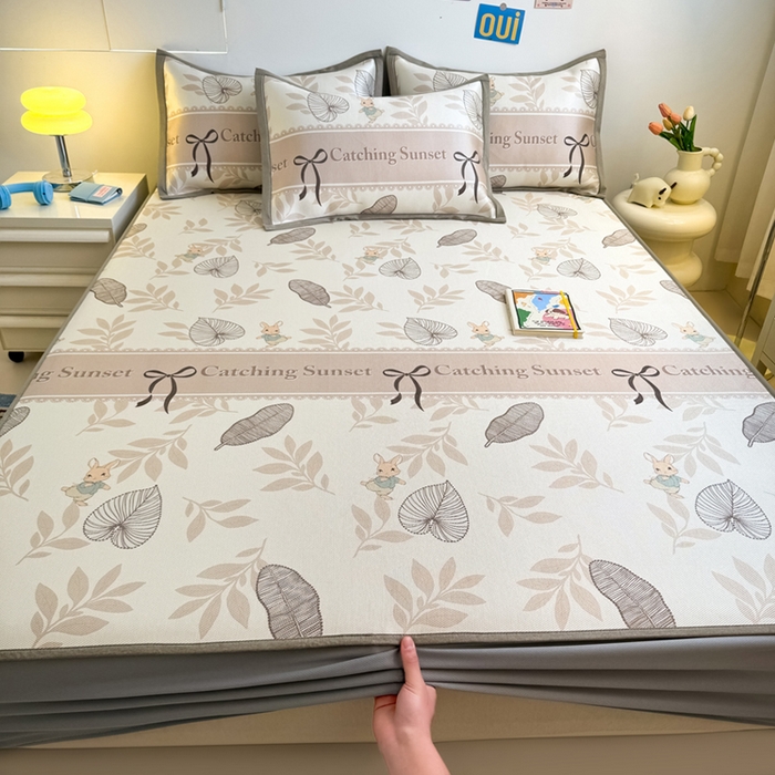 91家纺网 家纺一手货源 找家纺 全季家居 2025新款A类小清新数码印花冰藤席凉席席子 复古花园 床笠