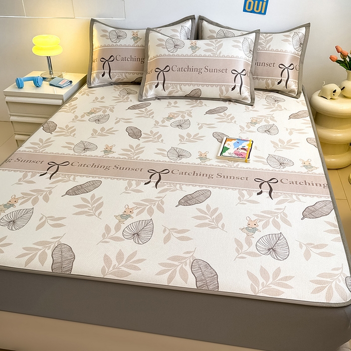 91家纺网 家纺一手货源 找家纺 全季家居 2025新款A类小清新数码印花冰藤席凉席席子 复古花园 床笠