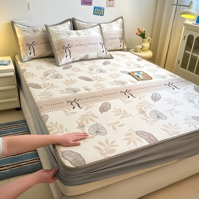 91家纺网 家纺一手货源 找家纺 全季家居 2025新款A类小清新数码印花冰藤席凉席席子 复古花园 床笠