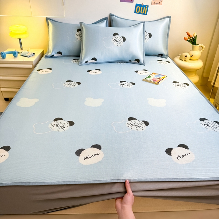 91家纺网 家纺一手货源 找家纺 全季家居 2025新款A类小清新数码印花冰藤席凉席席子 蓝色熊猫 床笠