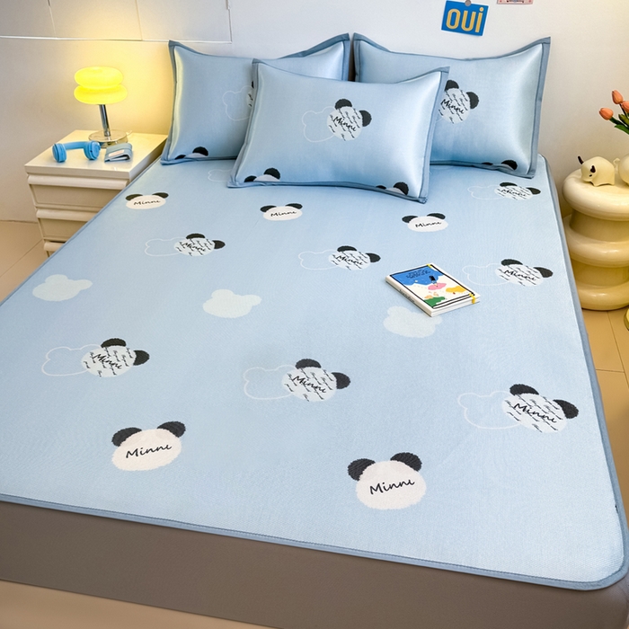 91家纺网 家纺一手货源 找家纺 全季家居 2025新款A类小清新数码印花冰藤席凉席席子 蓝色熊猫 床笠