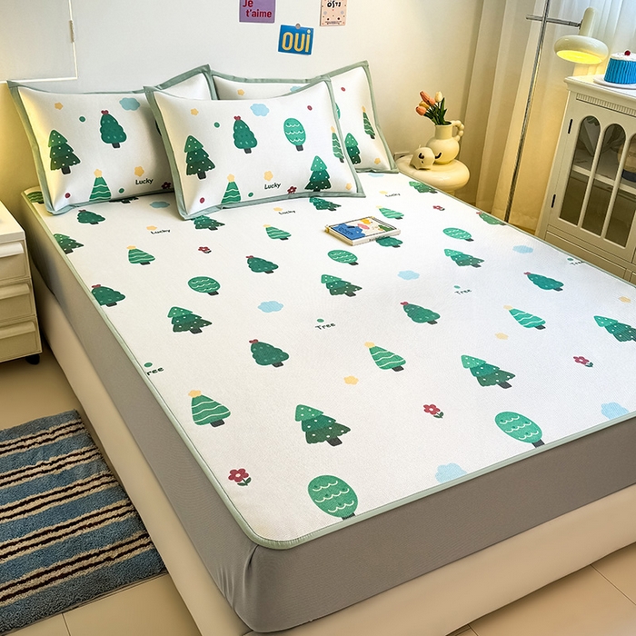 91家纺网 家纺一手货源 找家纺 全季家居 2025新款A类小清新数码印花冰藤席凉席席子 森林 床笠