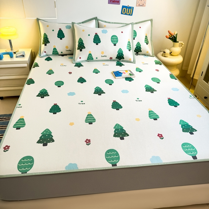 91家纺网 家纺一手货源 找家纺 全季家居 2025新款A类小清新数码印花冰藤席凉席席子 森林 床笠