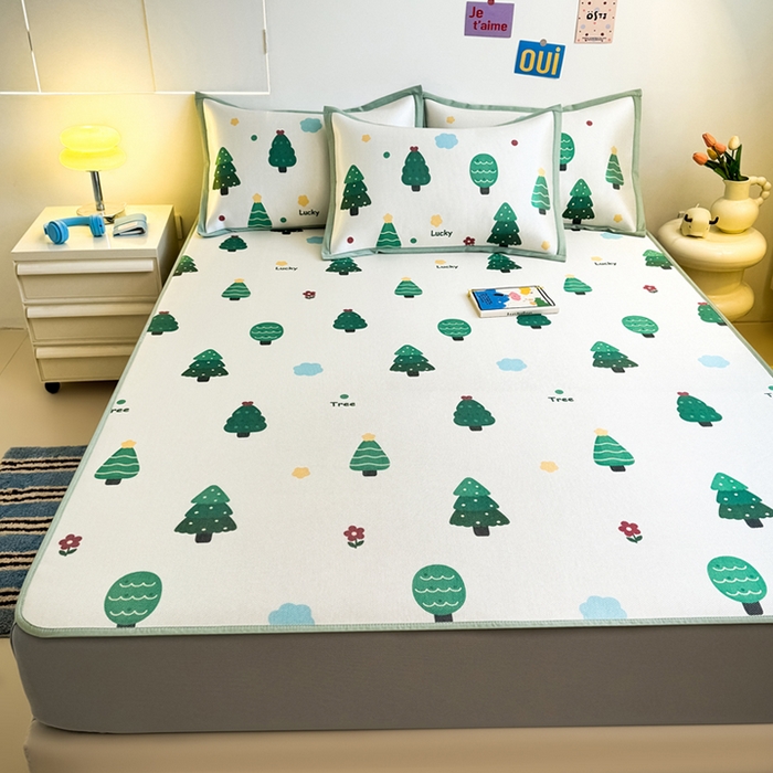 91家纺网 家纺一手货源 找家纺 全季家居 2025新款A类小清新数码印花冰藤席凉席席子 森林 床笠