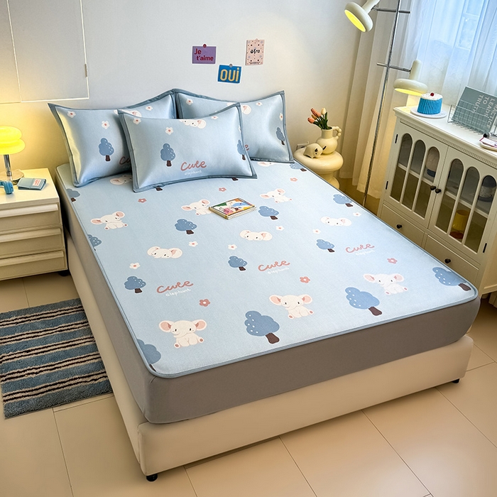 91家纺网 家纺一手货源 找家纺 全季家居 2025新款A类小清新数码印花冰藤席凉席席子 森林小象 床笠