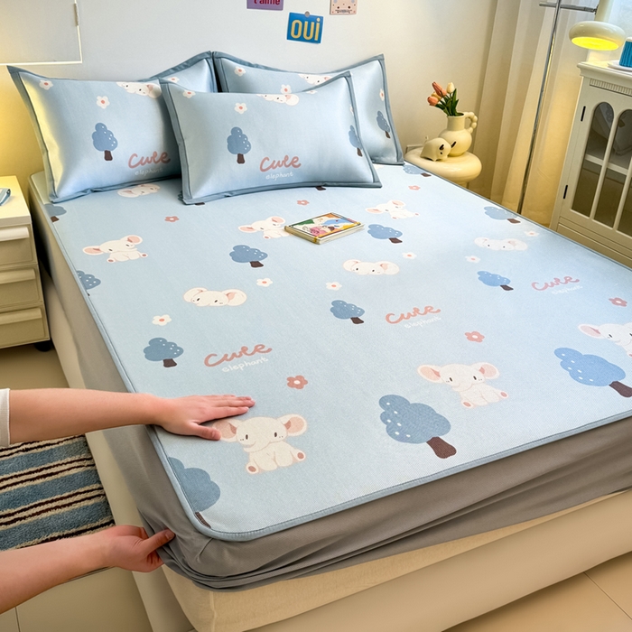 91家纺网 家纺一手货源 找家纺 全季家居 2025新款A类小清新数码印花冰藤席凉席席子 森林小象 床笠