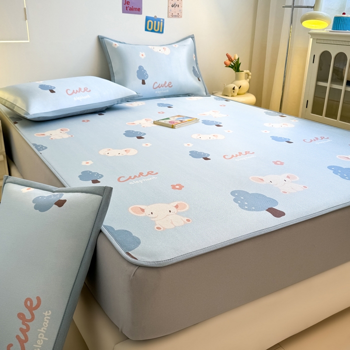 91家纺网 家纺一手货源 找家纺 全季家居 2025新款A类小清新数码印花冰藤席凉席席子 森林小象 床笠