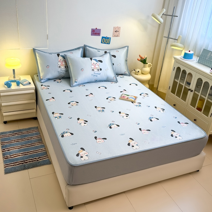 91家纺网 家纺一手货源 找家纺 全季家居 2025新款A类小清新数码印花冰藤席凉席席子 调皮小狗 床笠