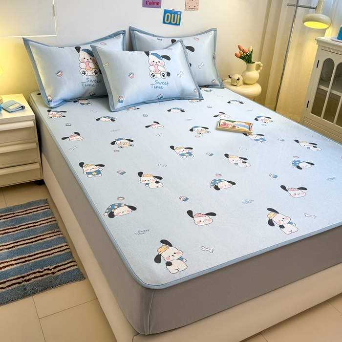 91家纺网 家纺一手货源 找家纺 全季家居 2025新款A类小清新数码印花冰藤席凉席席子 调皮小狗 床笠