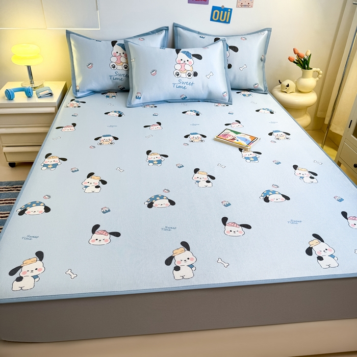 91家纺网 家纺一手货源 找家纺 全季家居 2025新款A类小清新数码印花冰藤席凉席席子 调皮小狗 床笠