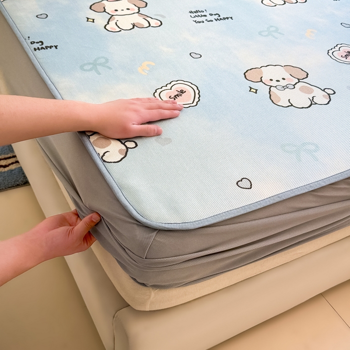 91家纺网 家纺一手货源 找家纺 全季家居 2025新款A类小清新数码印花冰藤席凉席席子 微笑小狗 床笠