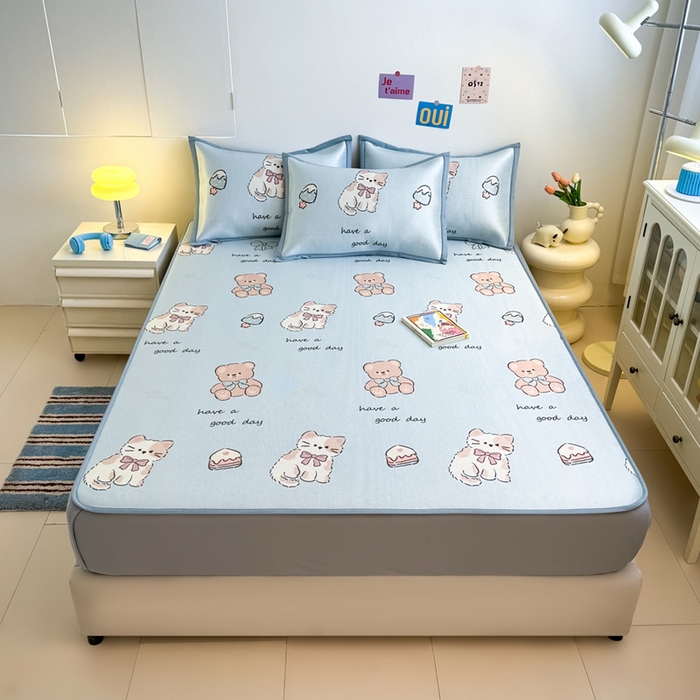 91家纺网 家纺一手货源 找家纺 全季家居 2025新款A类小清新数码印花冰藤席凉席席子 雪糕猫咪 床笠