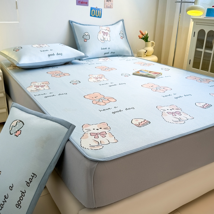 91家纺网 家纺一手货源 找家纺 全季家居 2025新款A类小清新数码印花冰藤席凉席席子 雪糕猫咪 床笠