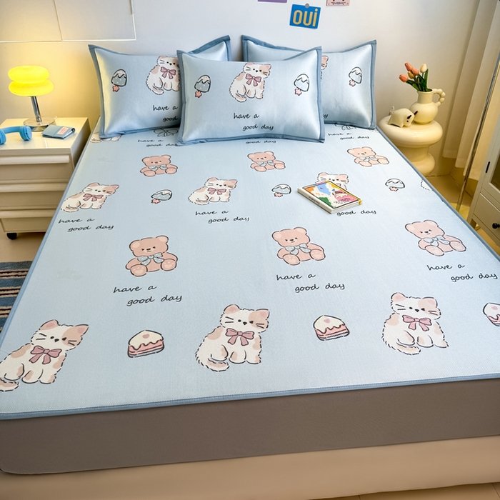 91家纺网 家纺一手货源 找家纺 全季家居 2025新款A类小清新数码印花冰藤席凉席席子 雪糕猫咪 床笠