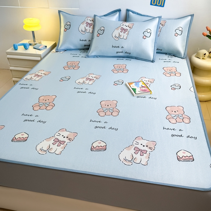 91家纺网 家纺一手货源 找家纺 全季家居 2025新款A类小清新数码印花冰藤席凉席席子 雪糕猫咪 床笠