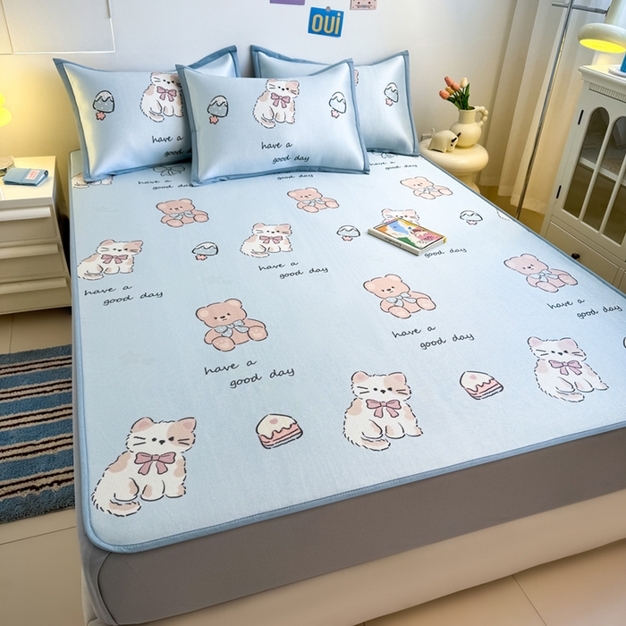 91家纺网 家纺一手货源 找家纺 全季家居 2025新款A类小清新数码印花冰藤席凉席席子 雪糕猫咪 床笠