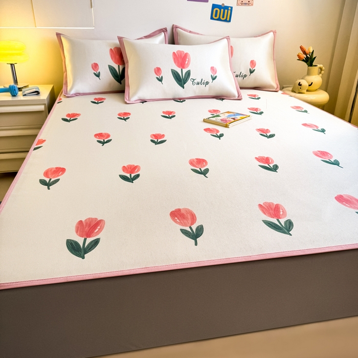 91家纺网 家纺一手货源 找家纺 全季家居 2025新款A类小清新数码印花冰藤席凉席席子 郁金香 床笠