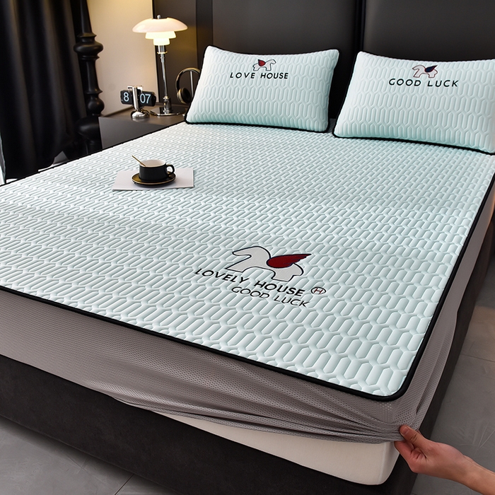 91家纺网 家纺一手货源 找家纺 炫拼家纺 2025春夏新款0.5加厚床笠乳胶凉席-小飞马系列 小飞马-冰雪蓝