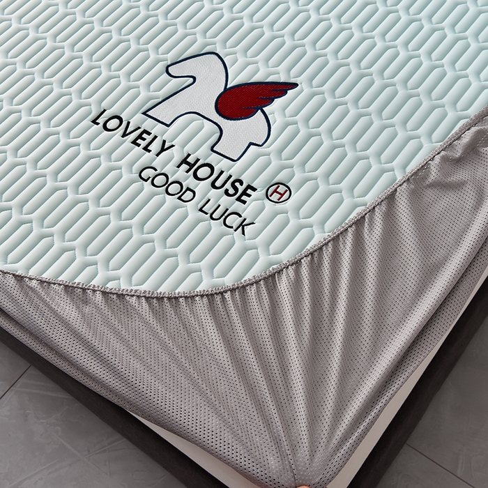 91家纺网 家纺一手货源 找家纺 炫拼家纺 2025春夏新款0.5加厚床笠乳胶凉席-小飞马系列 小飞马-冰雪蓝