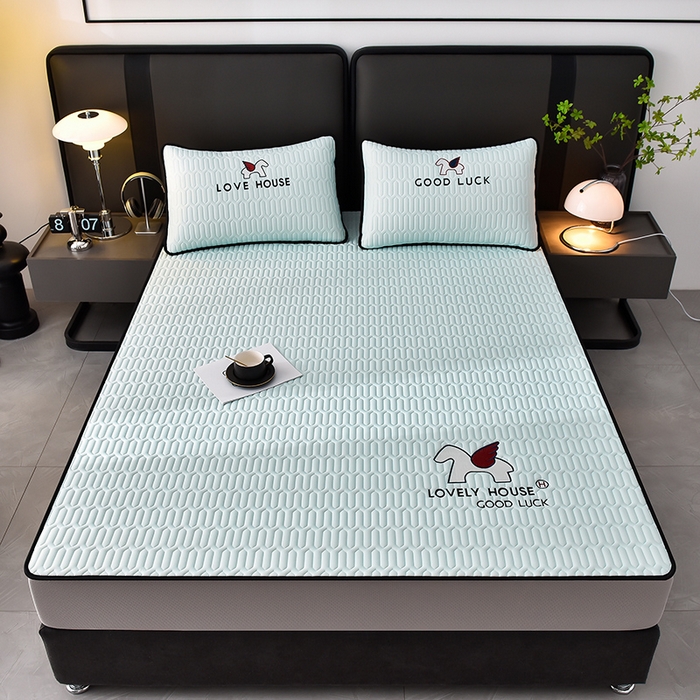 91家纺网 家纺一手货源 找家纺 炫拼家纺 2025春夏新款0.5加厚床笠乳胶凉席-小飞马系列 小飞马-冰雪蓝