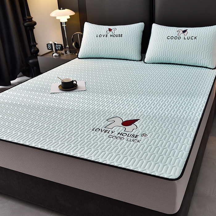 91家纺网 家纺一手货源 找家纺 炫拼家纺 2025春夏新款0.5加厚床笠乳胶凉席-小飞马系列 小飞马-冰雪蓝