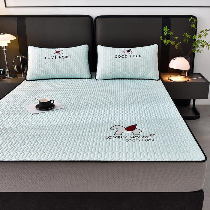 91家纺网 家纺一手货源 找家纺 炫拼家纺 2025春夏新款0.5加厚床笠乳胶凉席-小飞马系列 小飞马-冰雪蓝