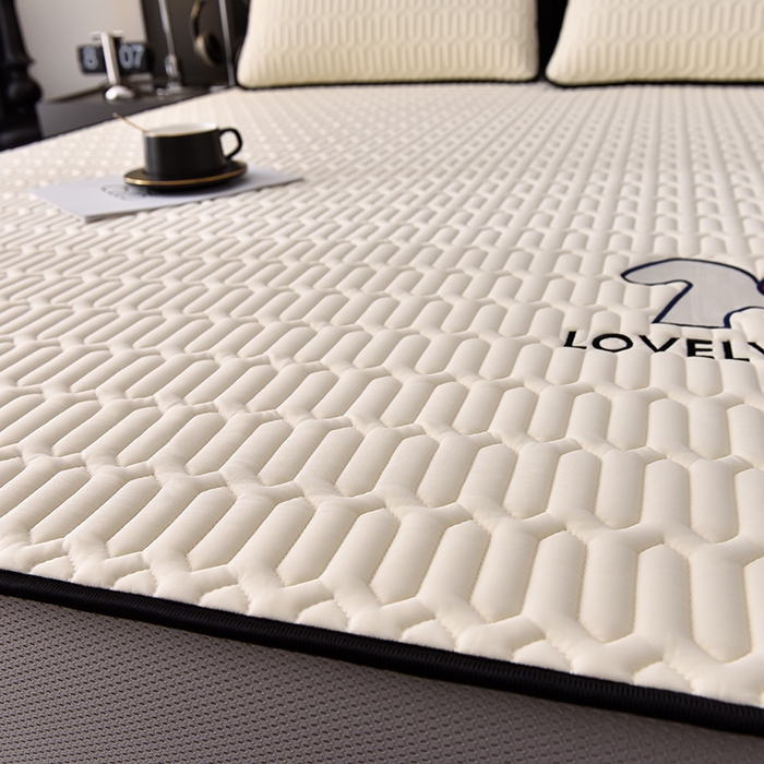 91家纺网 家纺一手货源 找家纺 炫拼家纺 2025春夏新款0.5加厚床笠乳胶凉席-小飞马系列 小飞马-玉石白