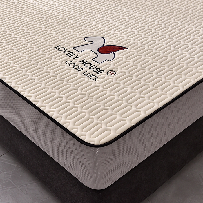 91家纺网 家纺一手货源 找家纺 炫拼家纺 2025春夏新款0.5加厚床笠乳胶凉席-小飞马系列 小飞马-玉石白