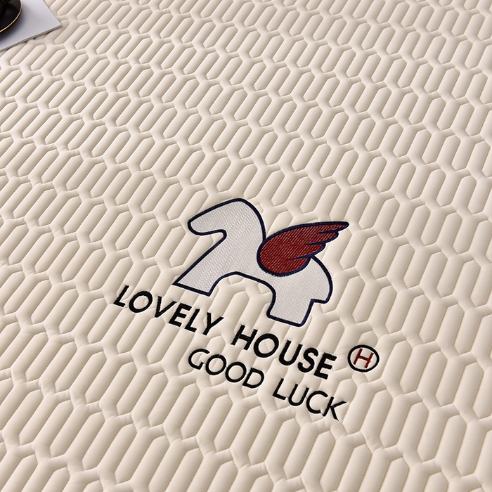 91家纺网 家纺一手货源 找家纺 炫拼家纺 2025春夏新款0.5加厚床笠乳胶凉席-小飞马系列 小飞马-玉石白