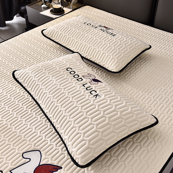 91家纺网 家纺一手货源 找家纺 炫拼家纺 2025春夏新款0.5加厚床笠乳胶凉席-小飞马系列 小飞马-玉石白