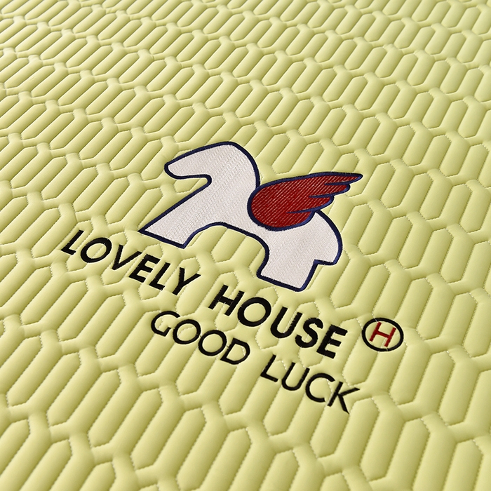 91家纺网 家纺一手货源 找家纺 炫拼家纺 2025春夏新款0.5加厚床笠乳胶凉席-小飞马系列 小飞马-仙草绿