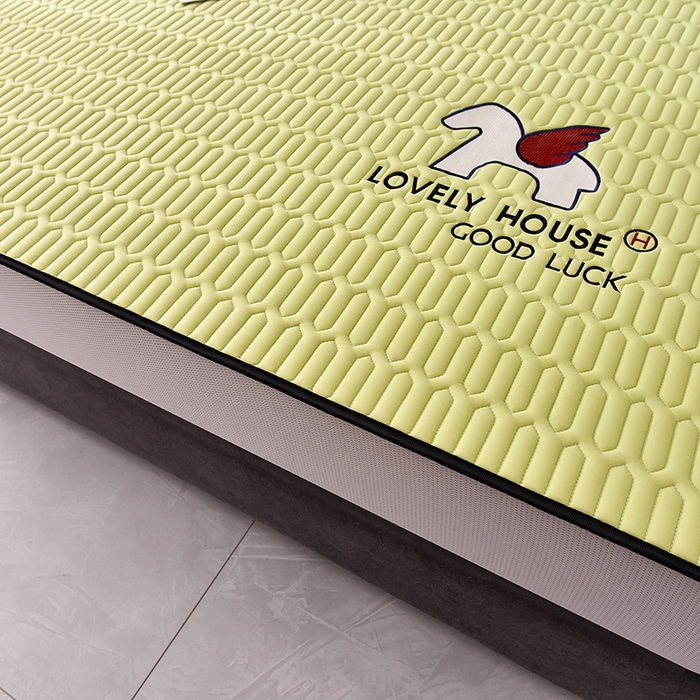 91家纺网 家纺一手货源 找家纺 炫拼家纺 2025春夏新款0.5加厚床笠乳胶凉席-小飞马系列 小飞马-仙草绿