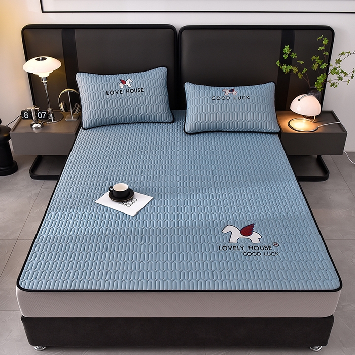 91家纺网 家纺一手货源 找家纺 炫拼家纺 2025春夏新款0.5加厚床笠乳胶凉席-小飞马系列 小飞马-宾利蓝