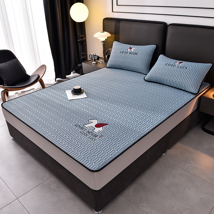 91家纺网 家纺一手货源 找家纺 炫拼家纺 2025春夏新款0.5加厚床笠乳胶凉席-小飞马系列 小飞马-宾利蓝