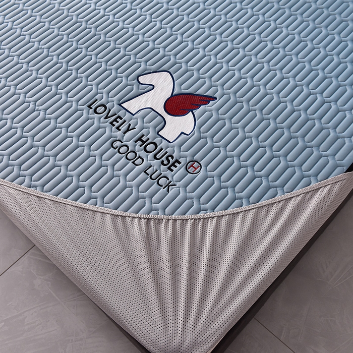 91家纺网 家纺一手货源 找家纺 炫拼家纺 2025春夏新款0.5加厚床笠乳胶凉席-小飞马系列 小飞马-宾利蓝