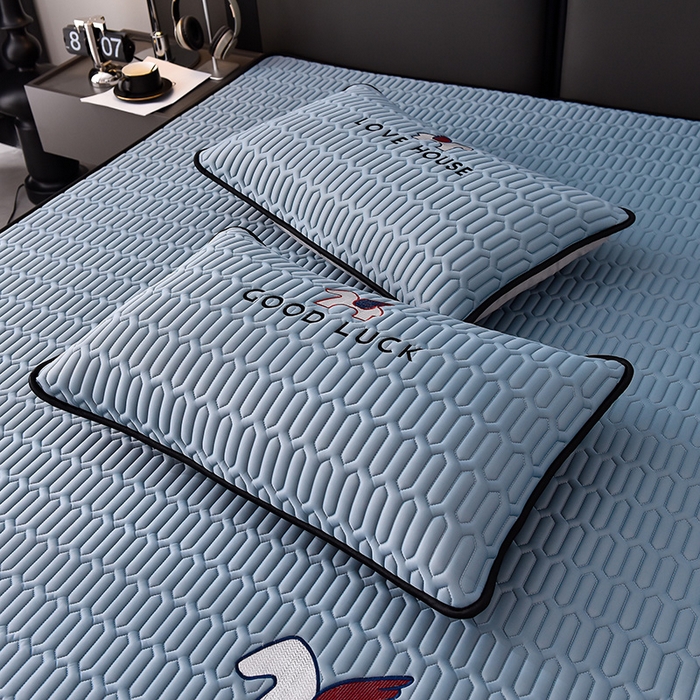 91家纺网 家纺一手货源 找家纺 炫拼家纺 2025春夏新款0.5加厚床笠乳胶凉席-小飞马系列 小飞马-宾利蓝