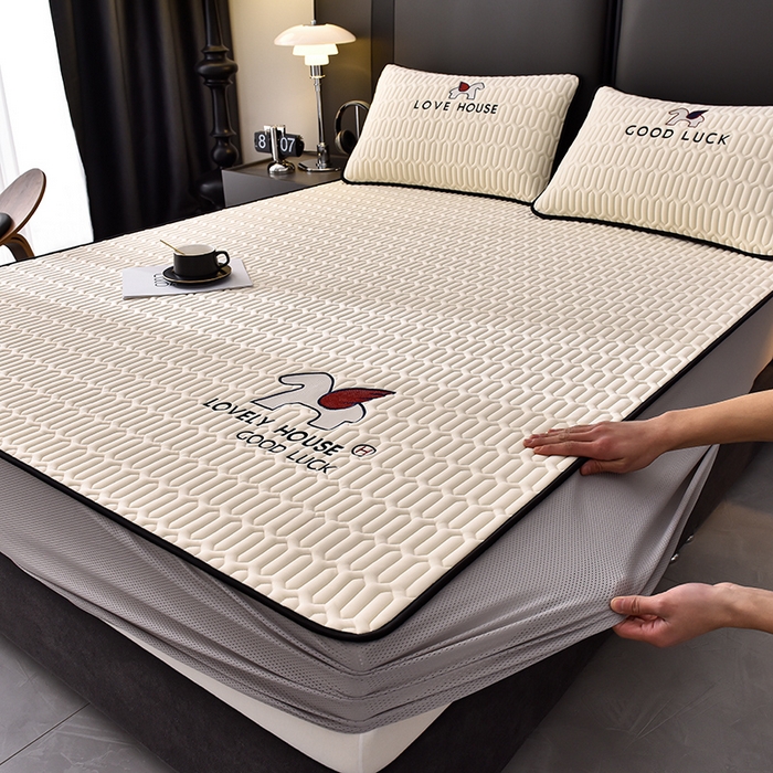 91家纺网 家纺一手货源 找家纺 炫拼家纺 2025春夏新款0.5加厚床笠乳胶凉席-小飞马系列 小飞马-玉石白