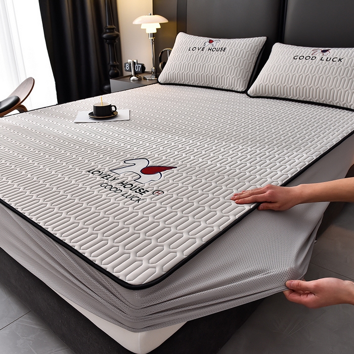 91家纺网 家纺一手货源 找家纺 炫拼家纺 2025春夏新款0.5加厚床笠乳胶凉席-小飞马系列 小飞马-珍珠灰